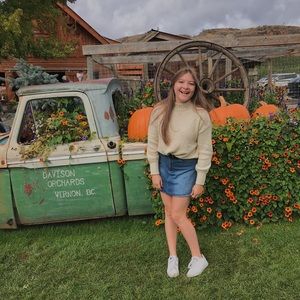 Meet your Posher, Emma